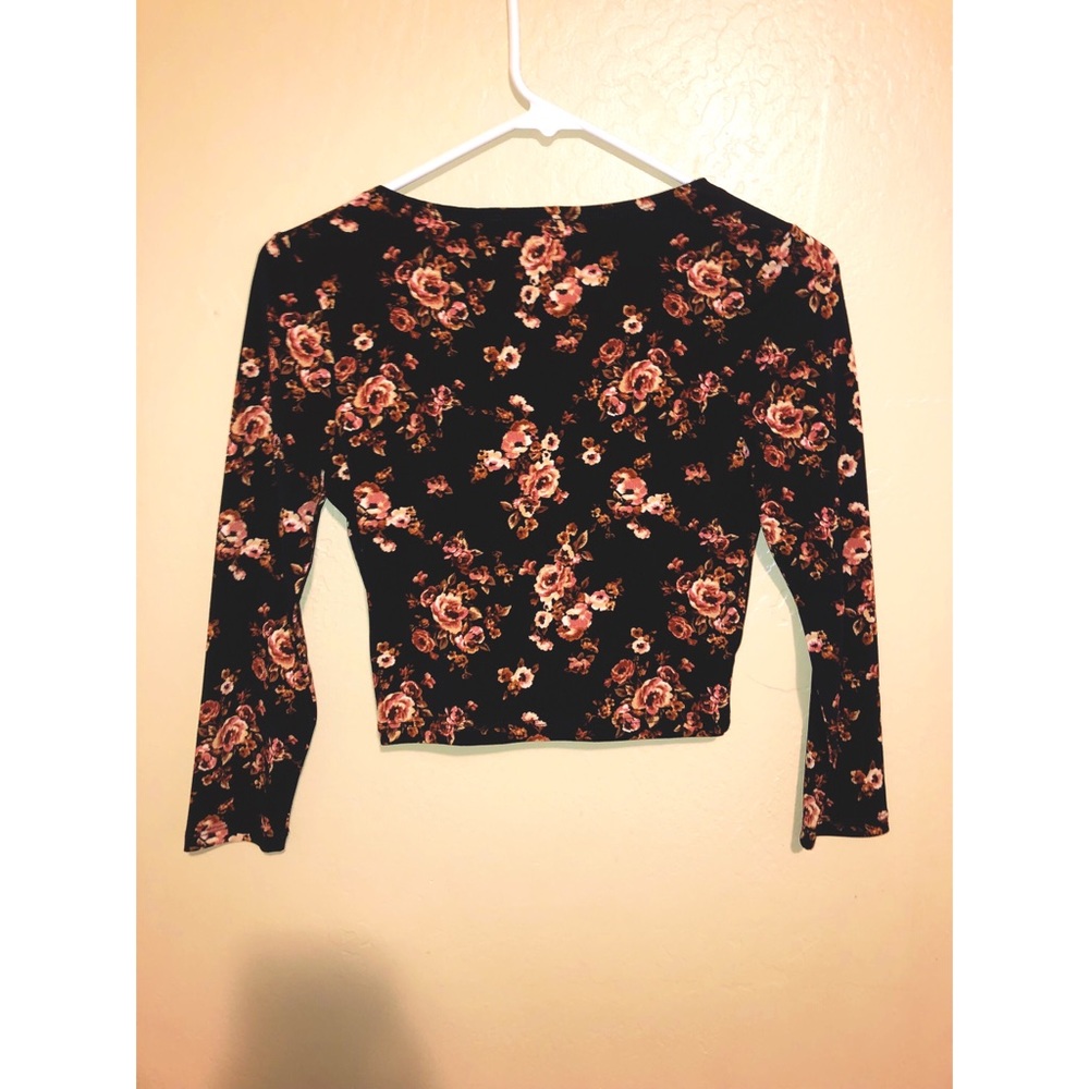 Crop top - Picture 2 of 2